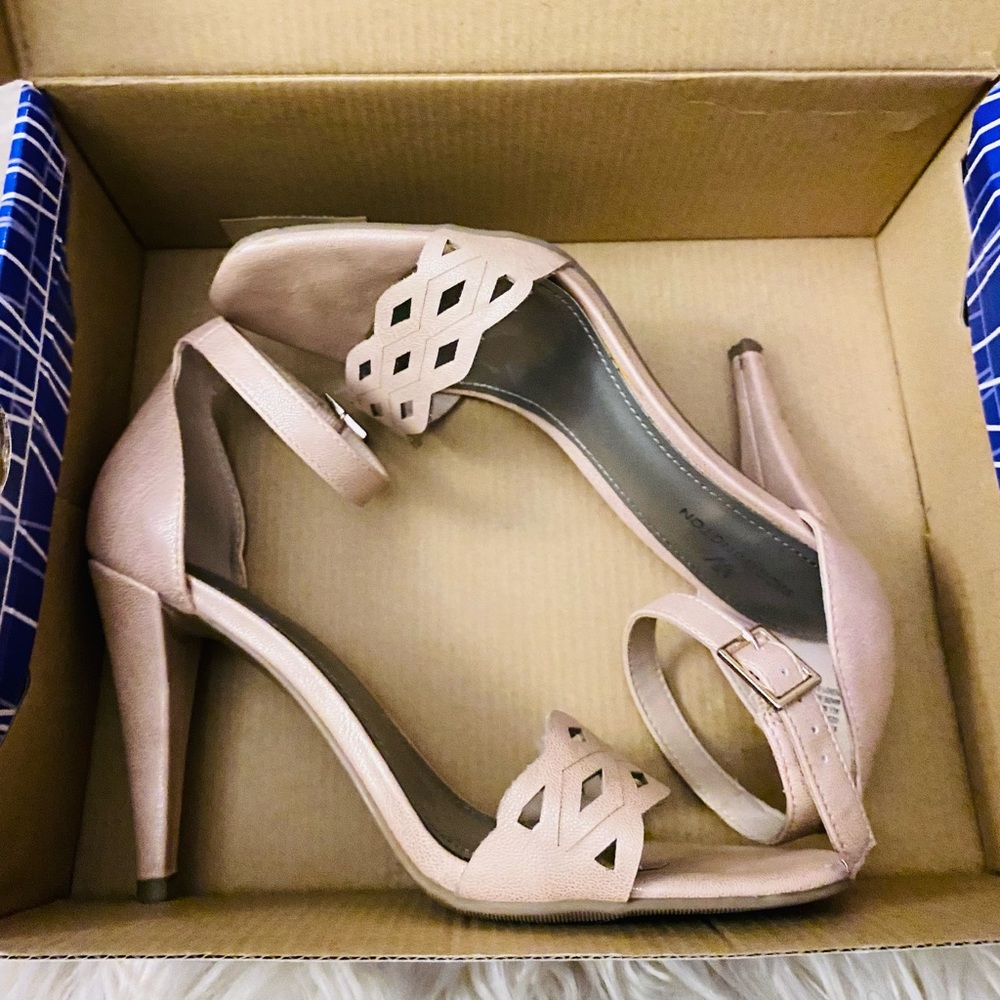 🩰ℝ𝕠𝕤𝕖 𝔾𝕠𝕝𝕕 𝕎𝕠𝕣𝕥𝕙𝕚𝕟𝕘𝕥𝕠𝕟 ℍ𝕖𝕖𝕝𝕤🩰 - Picture 5 of 8